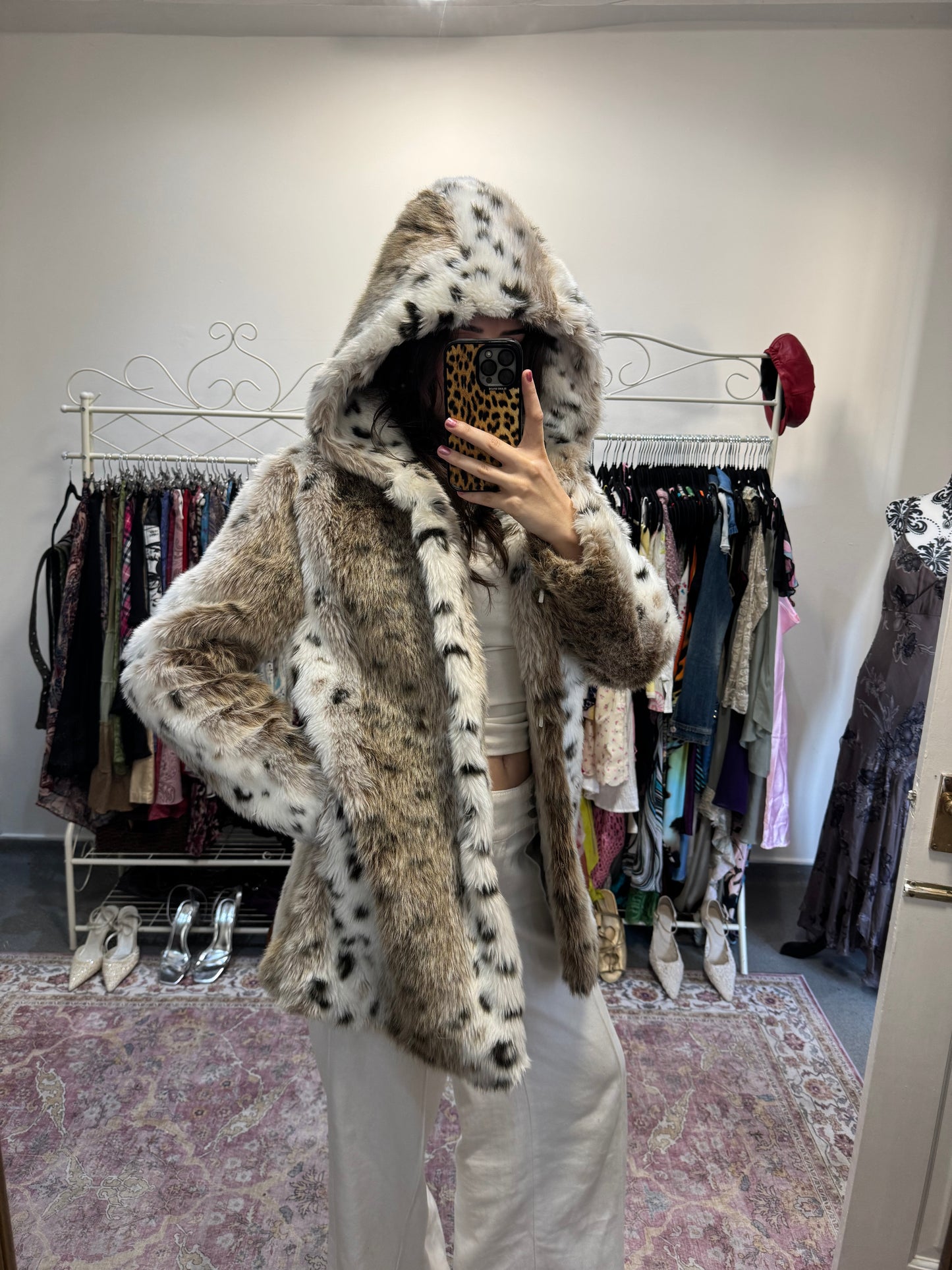 Vintage 00’s snow leopard print hooded fur coat