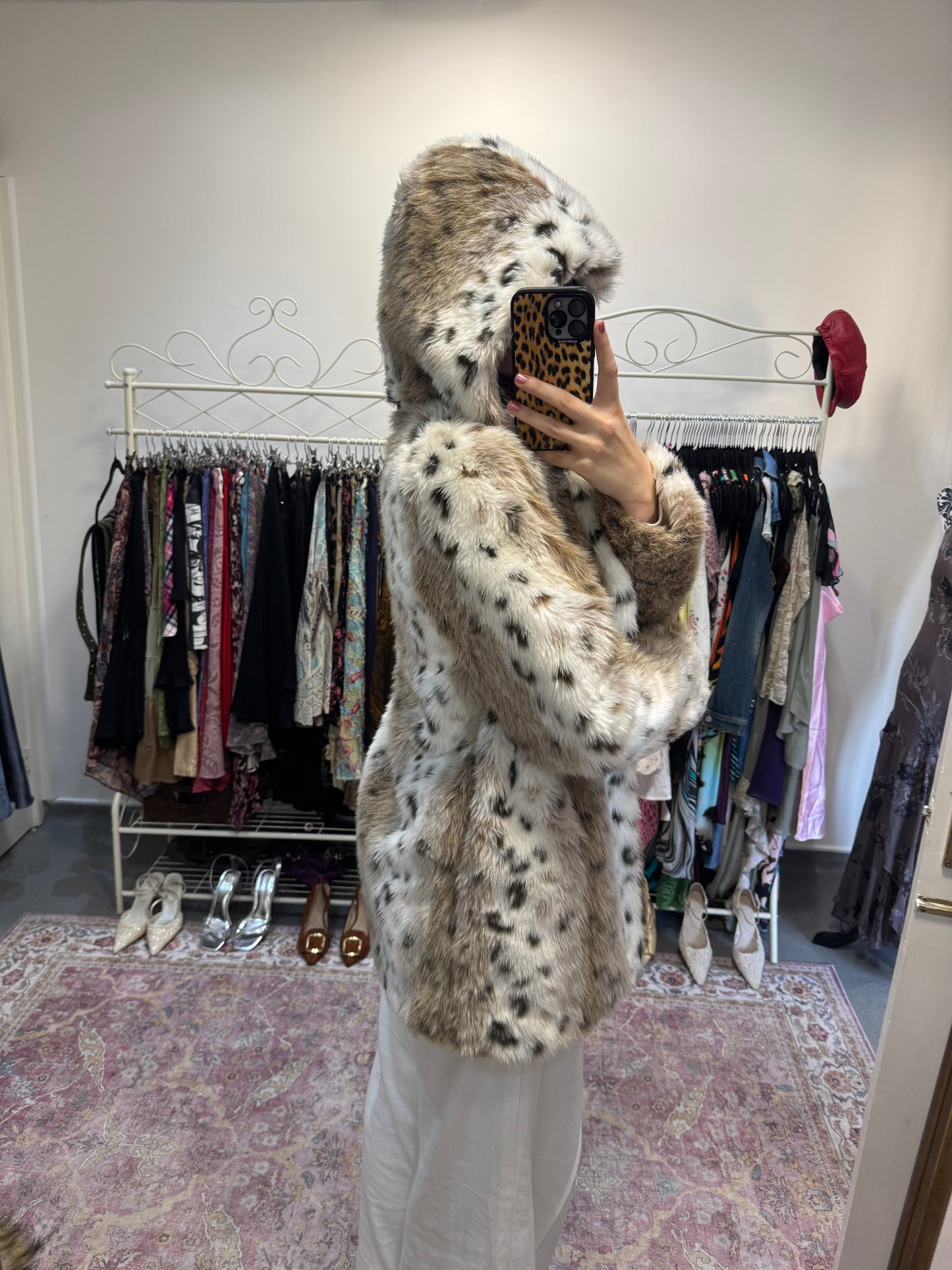 Vintage 00’s snow leopard print hooded fur coat