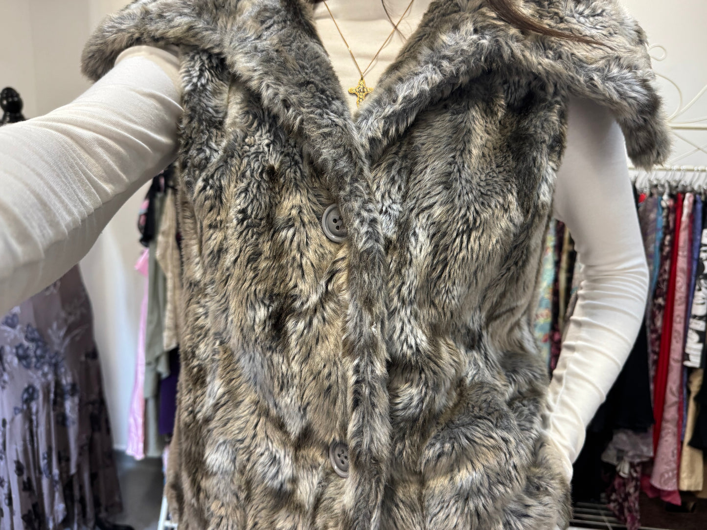 Vintage 00’s fur gilet
