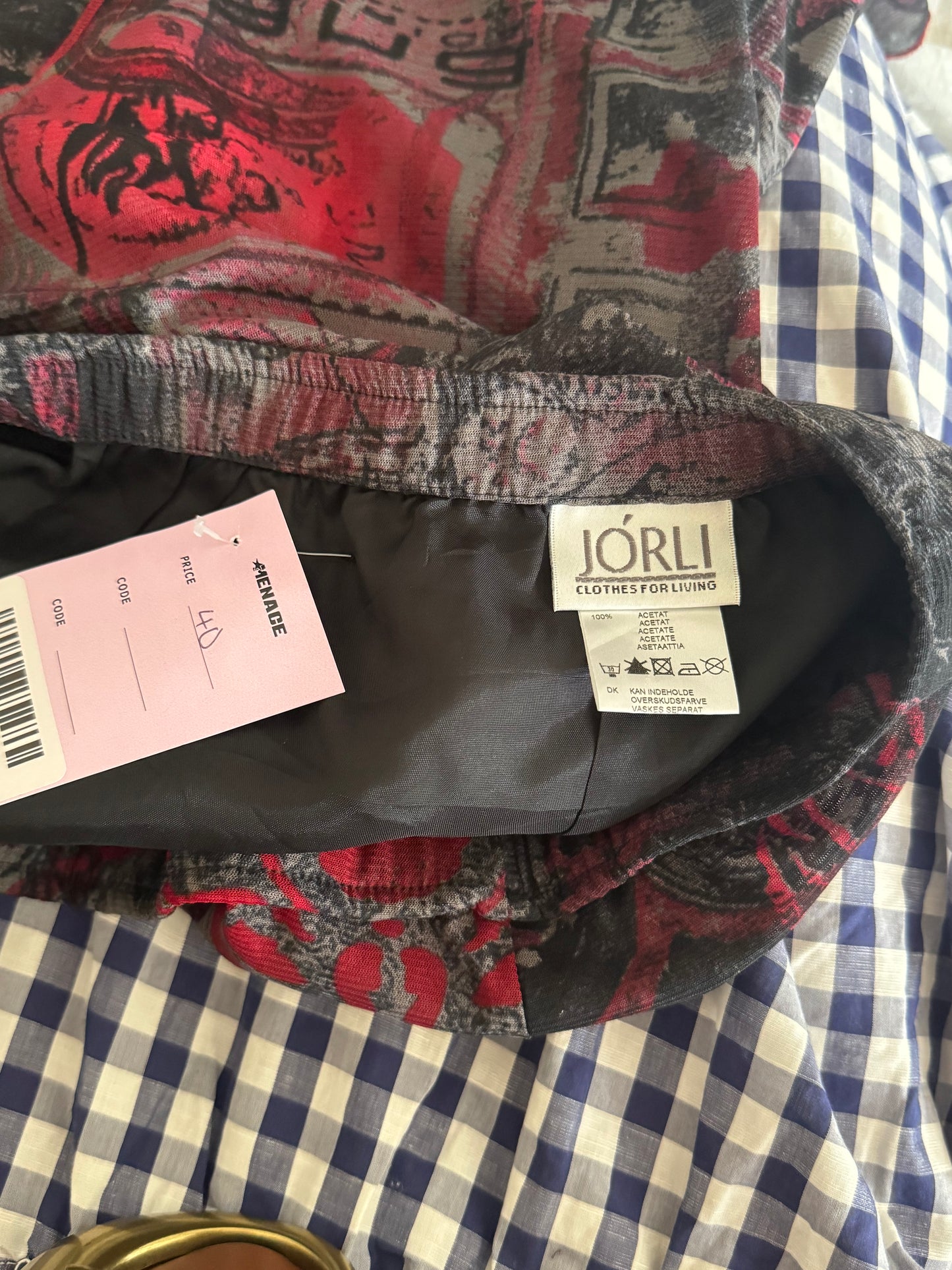 Vintage 00’s grunge graphic midi skirt