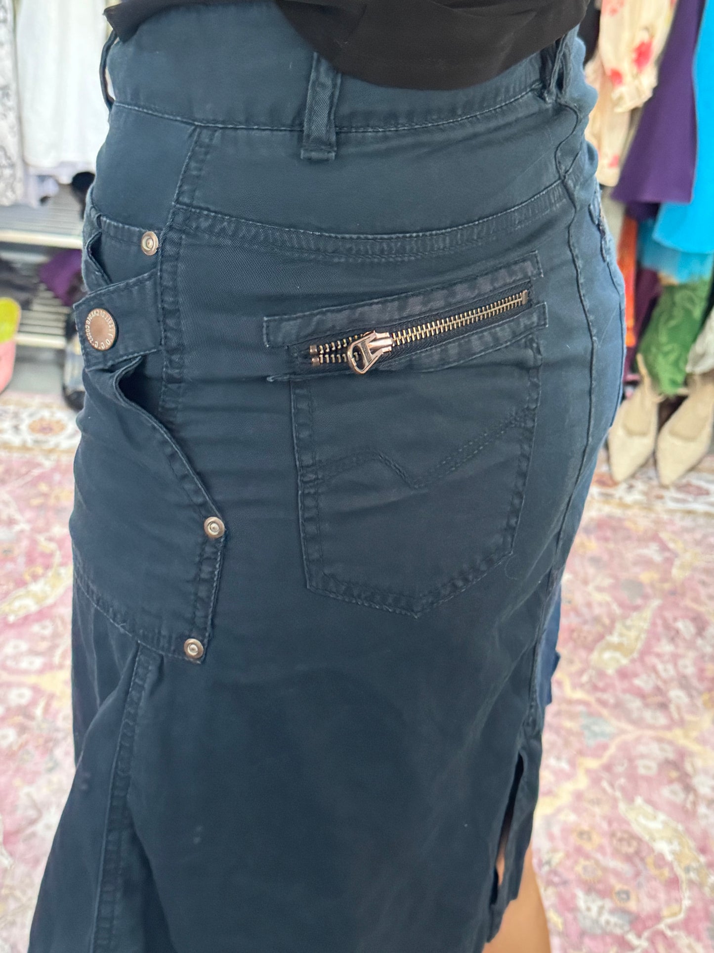 Vintage 00’s utility zip detailed midi skirt