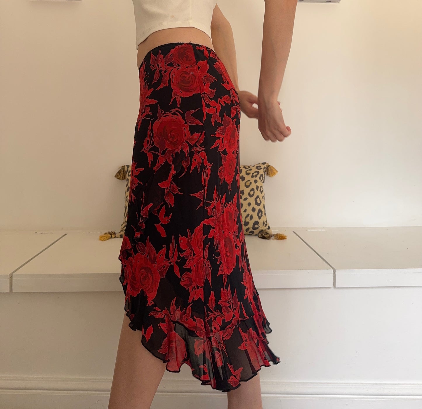 Vintage 00’s floral midi skirt