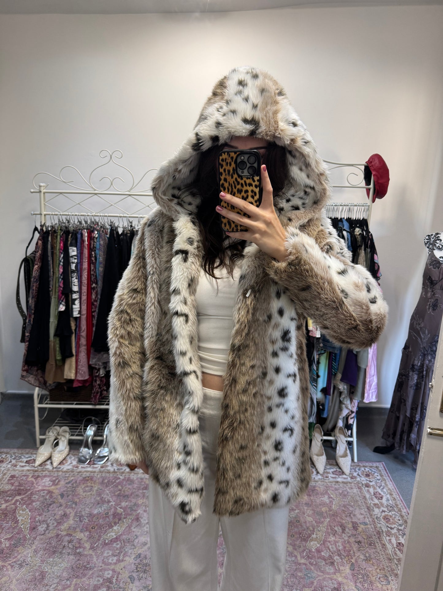 Vintage 00’s snow leopard print hooded fur coat