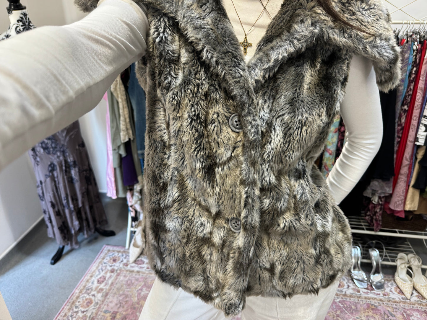 Vintage 00’s fur gilet
