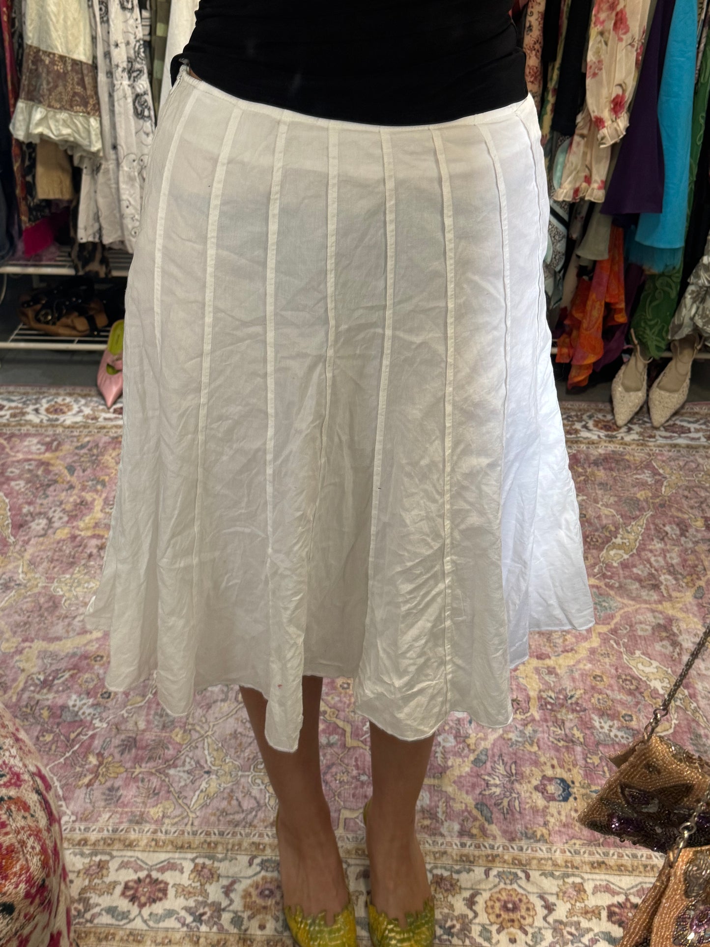 Vintage 00’s pleated midi skirt