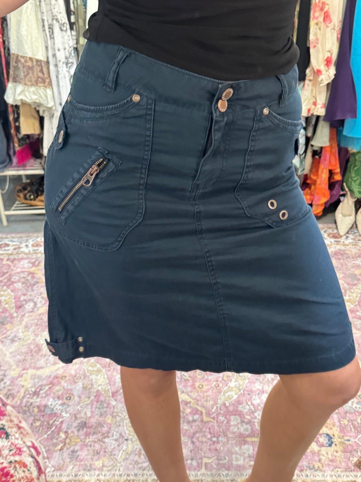 Vintage 00’s utility zip detailed midi skirt