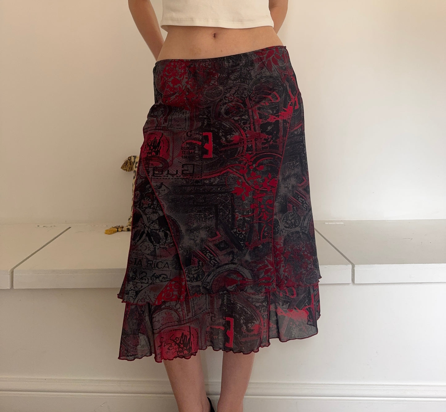 Vintage 00’s grunge graphic midi skirt
