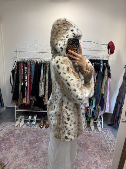 Vintage 00’s snow leopard print hooded fur coat
