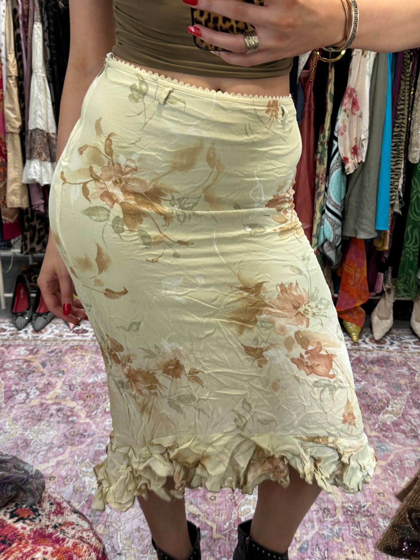 Vintage 00’s floral ruffled trim midi skirt