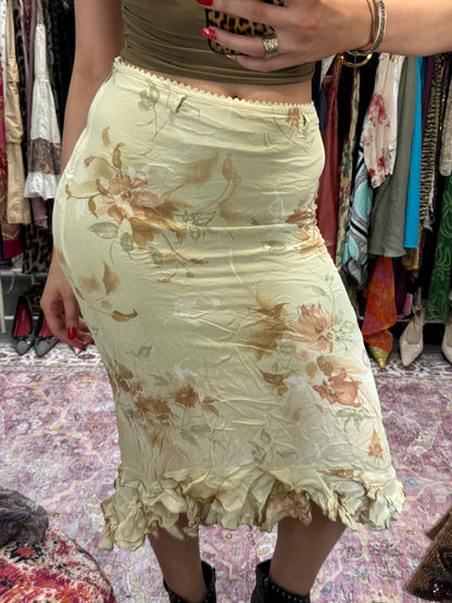 Vintage 00’s floral ruffled trim midi skirt