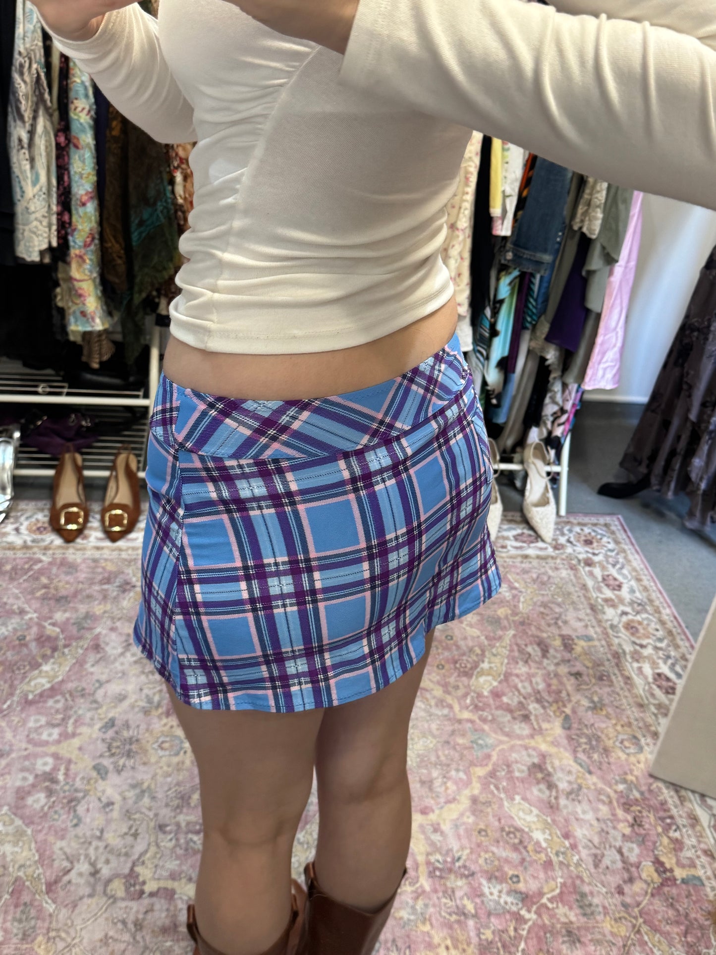 Vintage 00’s checkered mini skirt