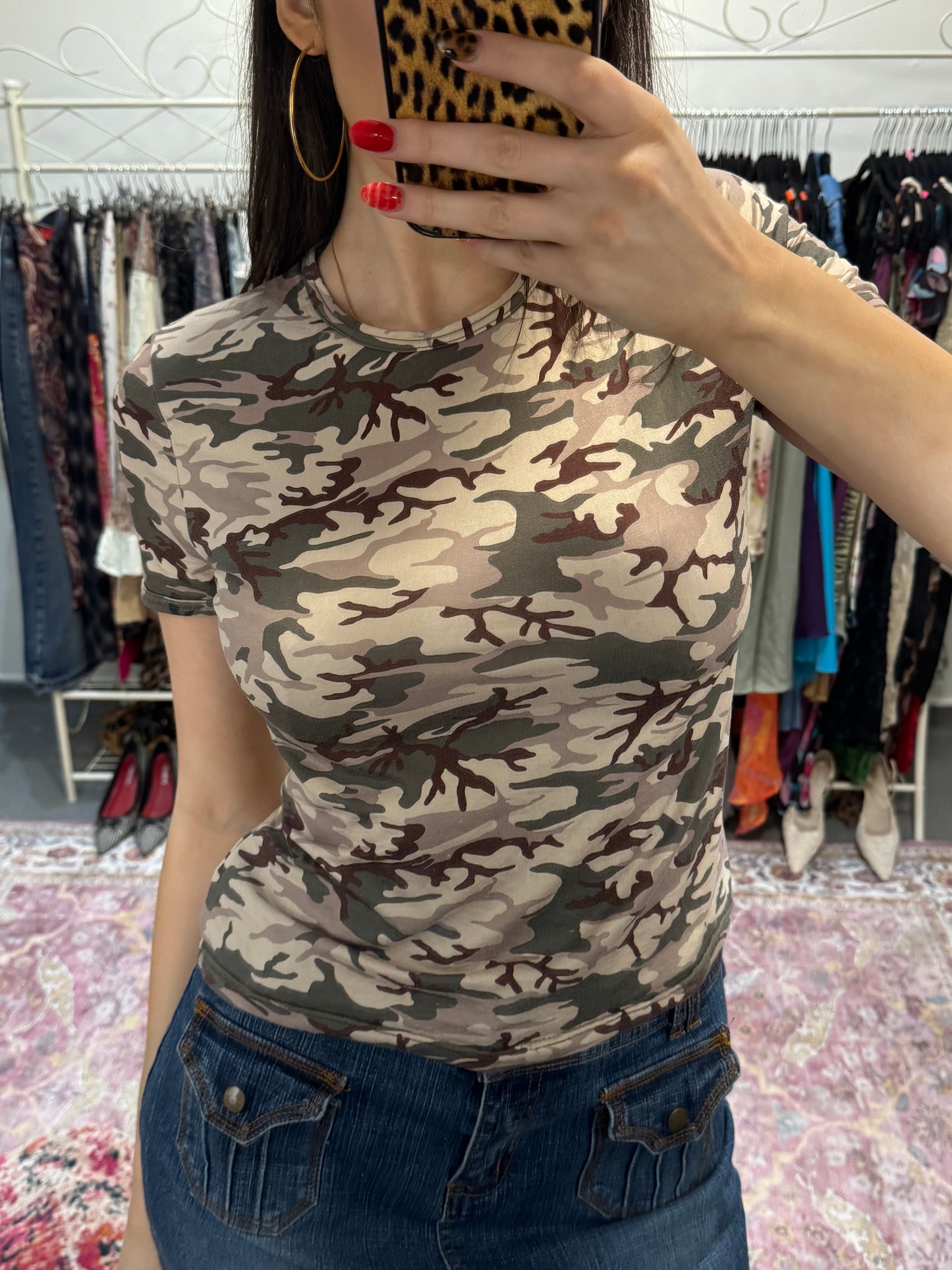 Vintage 00’s camo tshirt