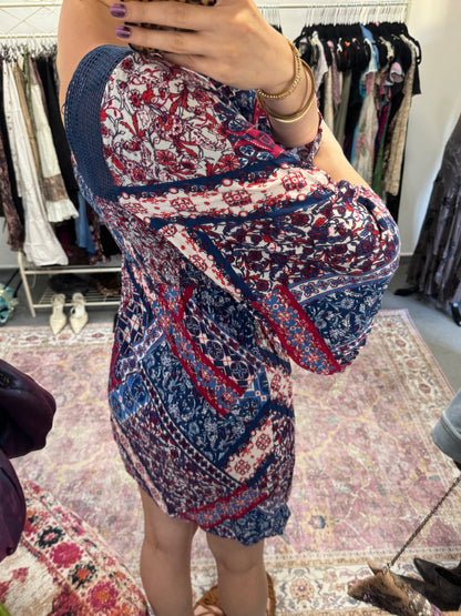 Vintage patterned flared sleeve mini dress