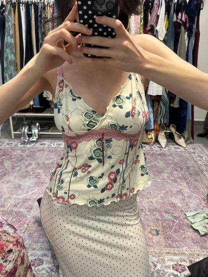 Vintage 00’s floral camisole with ruffled trims