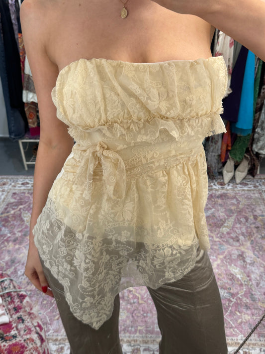 Vintage 00’s laced off the shoulder top