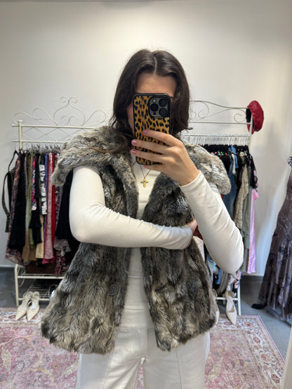 Vintage 00’s fur gilet