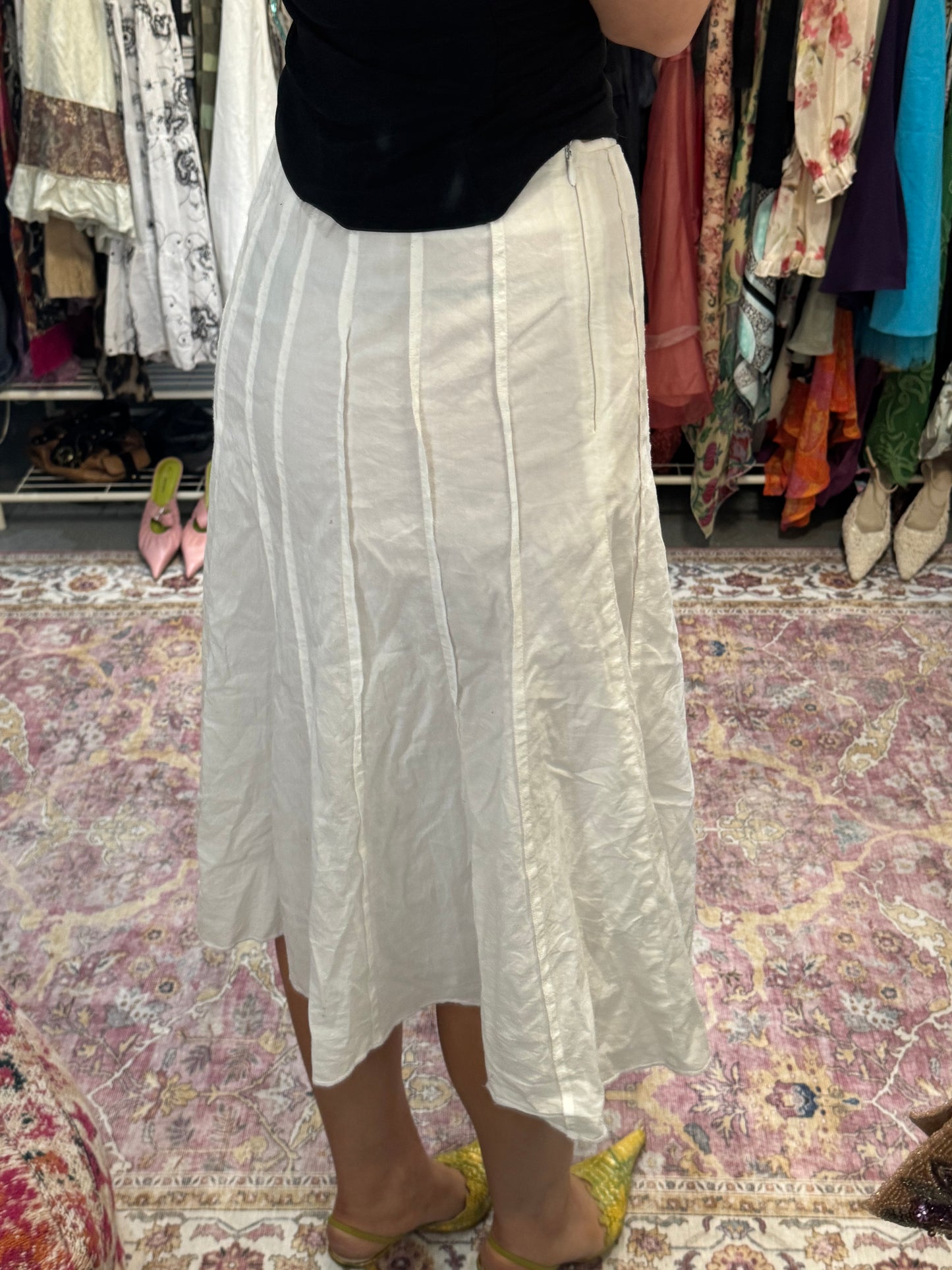 Vintage 00’s pleated midi skirt