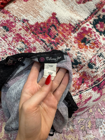 Vintage 00’s checkered lace trim cami